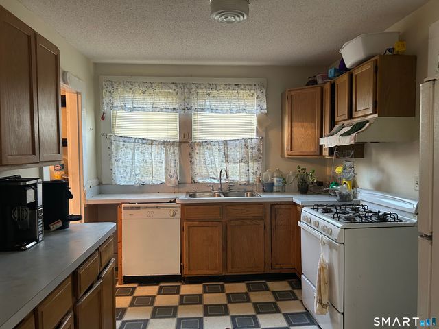 27 Harker Avenue, Waterbury, CT 06705