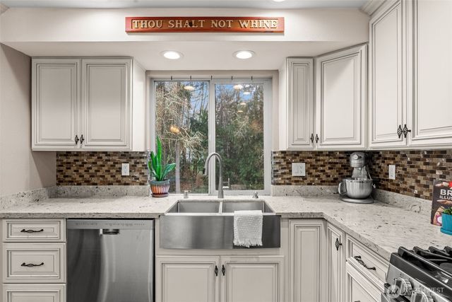 1030 Hillandale Drive E, Port Orchard, WA 98366