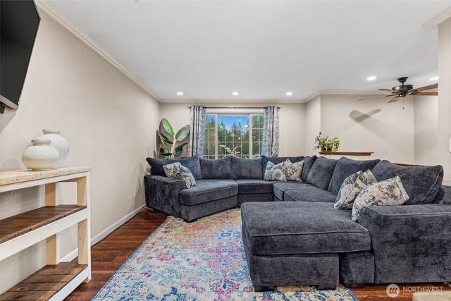 1030 Hillandale Drive E, Port Orchard, WA 98366