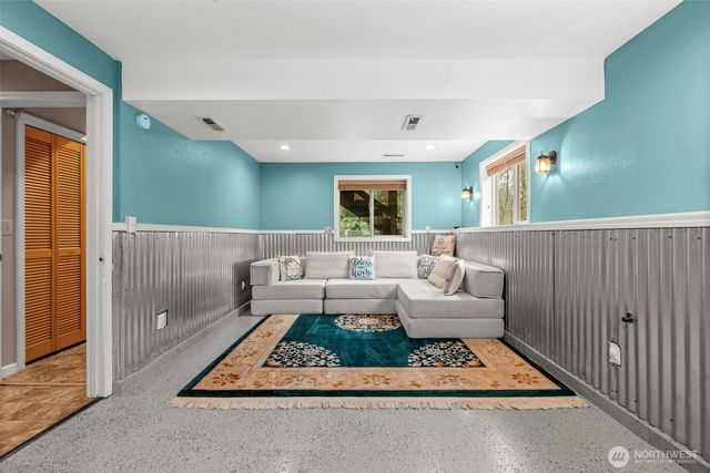 1030 Hillandale Drive E, Port Orchard, WA 98366