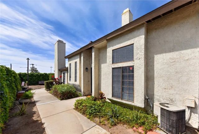 1974 E Lynwood 1E, San Bernardino, CA 92404
