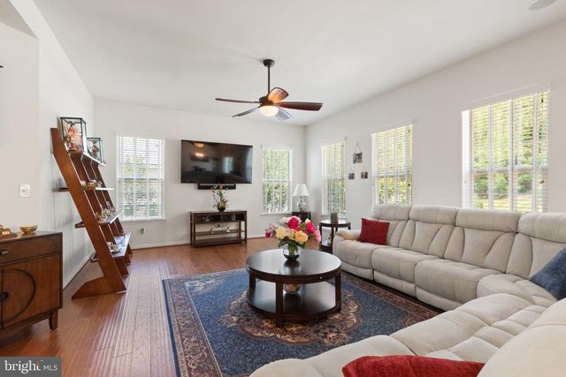 26 LIBERTY KNOLLS DR, Stafford, VA 22554