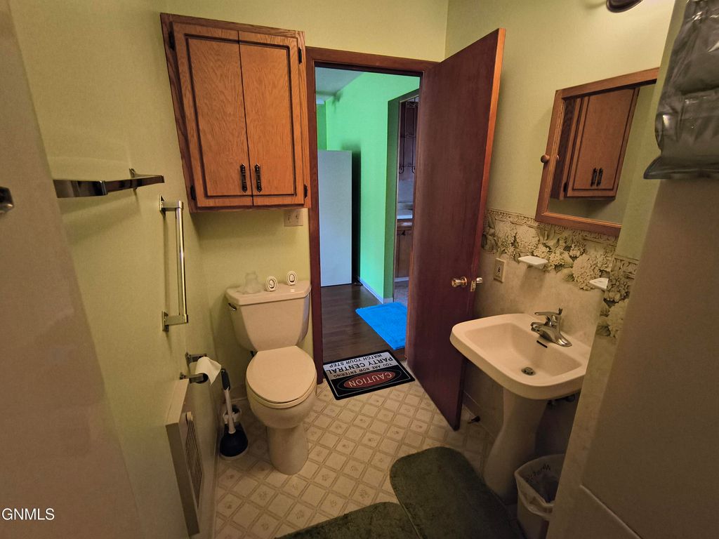 416 Main Street, Edgeley, ND 58433 photo 17