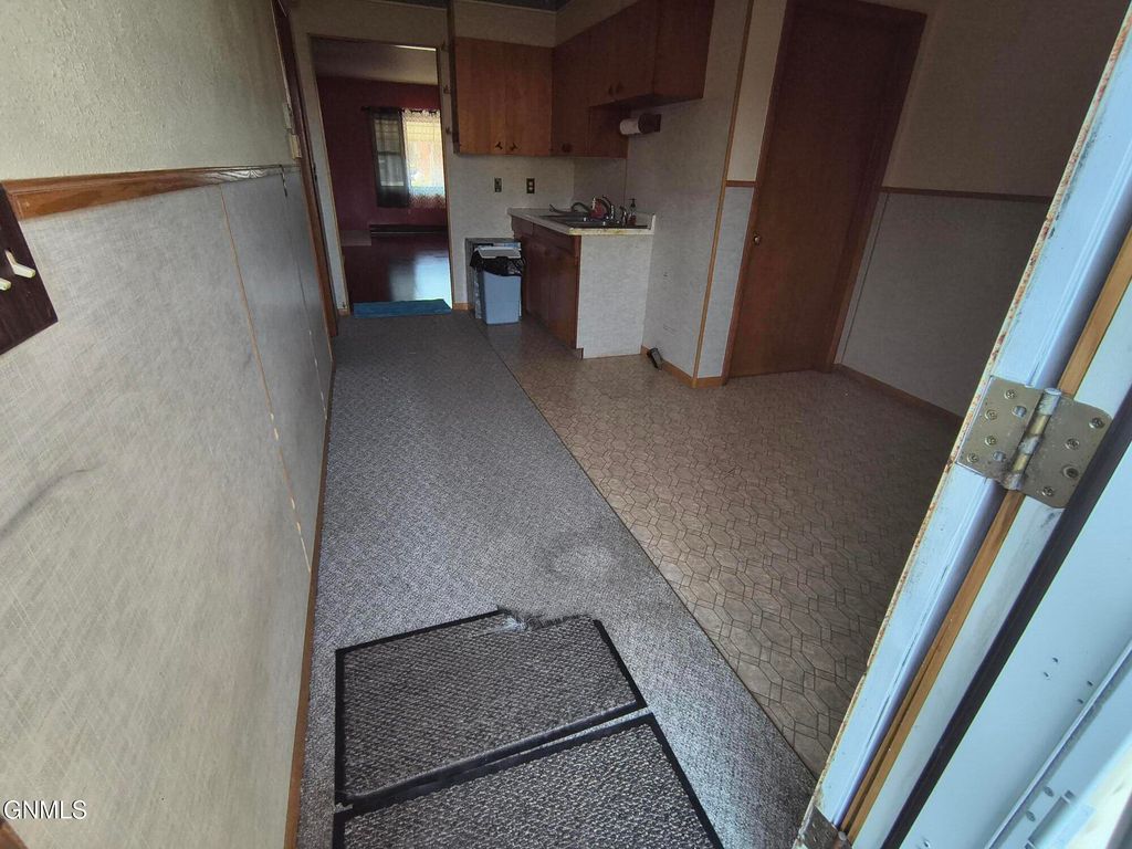 416 Main Street, Edgeley, ND 58433 photo 8