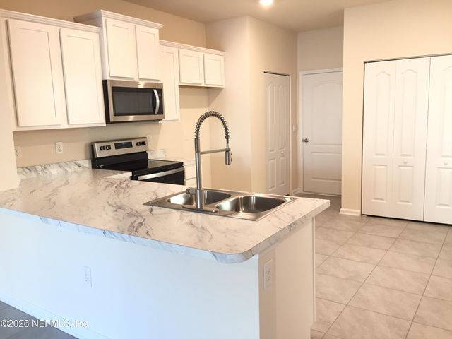 7627 LEGACY Trail, Jacksonville, FL 32256