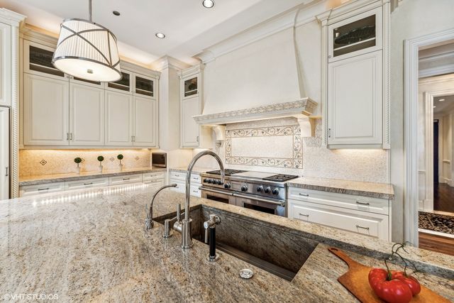65 E Goethe Street 4N, Chicago, IL 60610