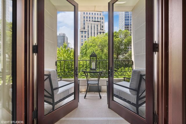 65 E Goethe Street 4N, Chicago, IL 60610