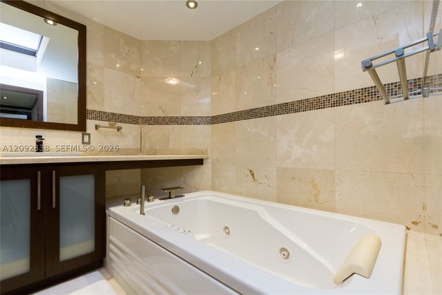 4775 Collins Ave 1201, Miami Beach, FL 33140