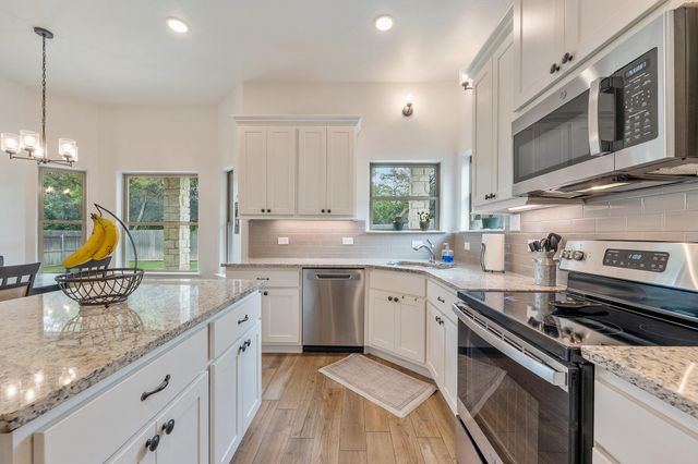 621 Holstein DR, Belton, TX 76513