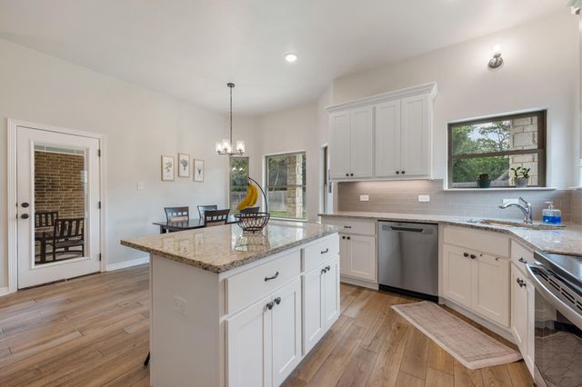 621 Holstein DR, Belton, TX 76513