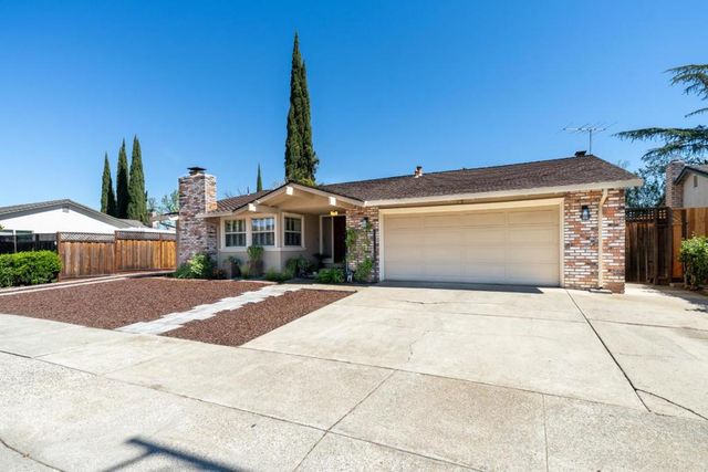 7680 Santa Paula Drive, Gilroy, CA 95020