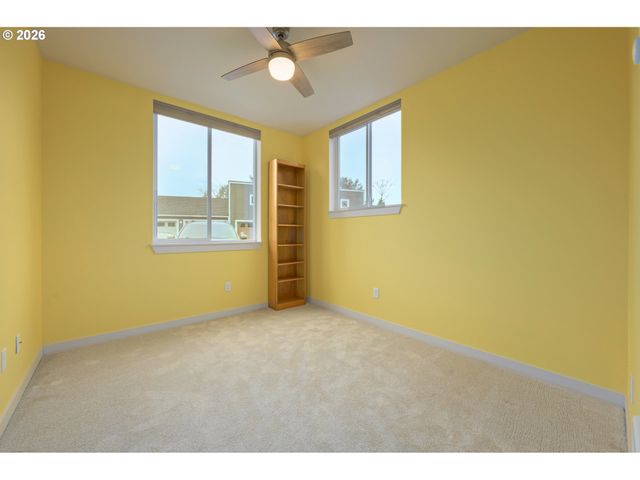 172 OAKLEIGH Ln 513, Eugene, OR 97404