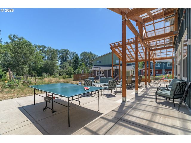 172 OAKLEIGH Ln 513, Eugene, OR 97404