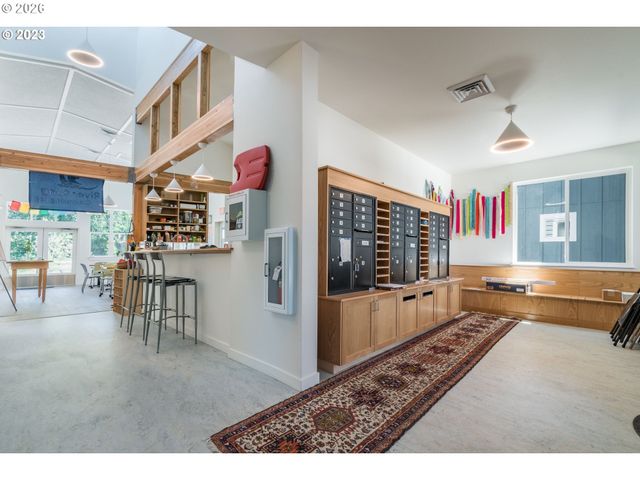 172 OAKLEIGH Ln 513, Eugene, OR 97404