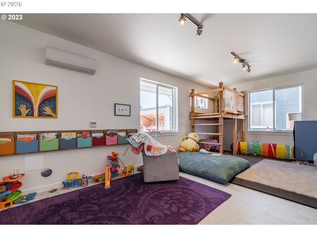 172 OAKLEIGH Ln 513, Eugene, OR 97404