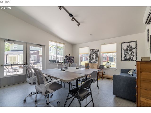 172 OAKLEIGH Ln 513, Eugene, OR 97404