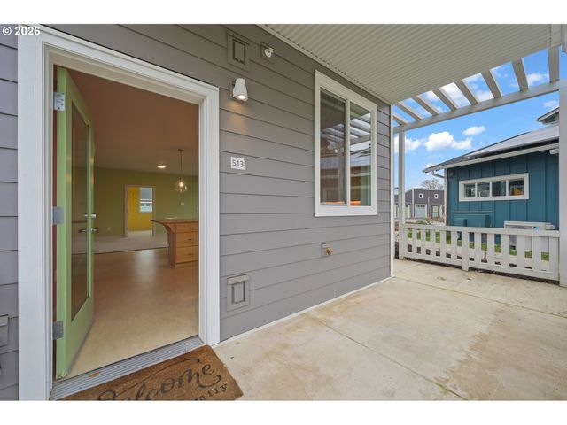 172 OAKLEIGH Ln 513, Eugene, OR 97404