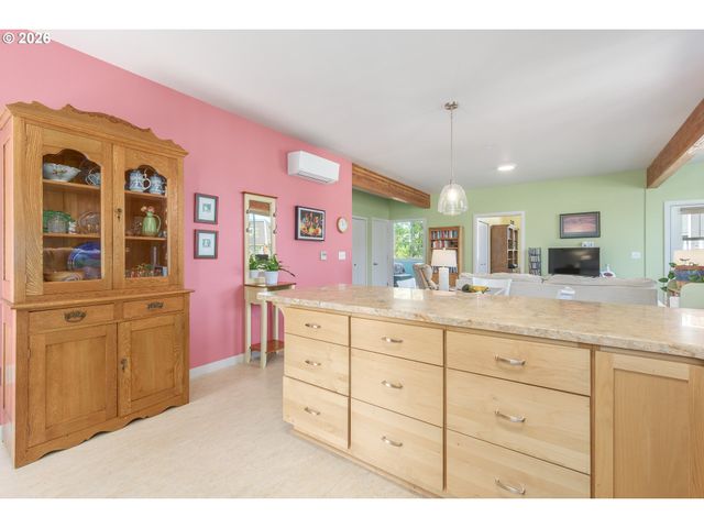 172 OAKLEIGH Ln 513, Eugene, OR 97404