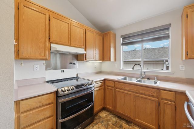 704 Bay St, Suisun City, CA 94585