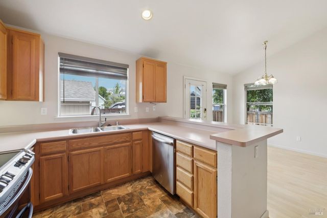 704 Bay St, Suisun City, CA 94585