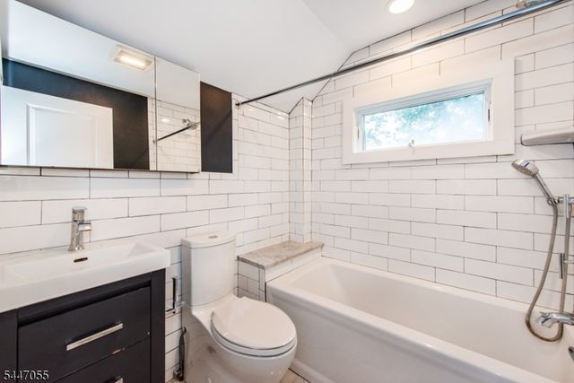 42 St Johns Ave, Parsippany-troy Hills Twp., NJ 07878