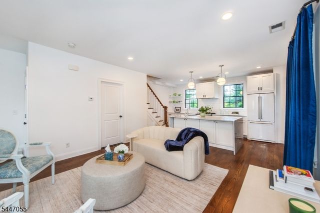 42 St Johns Ave, Parsippany-troy Hills Twp., NJ 07878