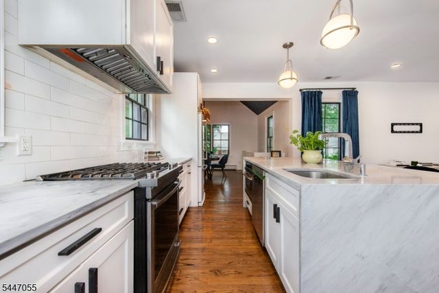 42 St Johns Ave, Parsippany-troy Hills Twp., NJ 07878