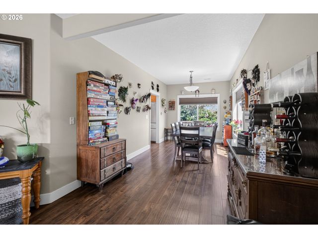 918 E 16TH St, Lafayette, OR 97127