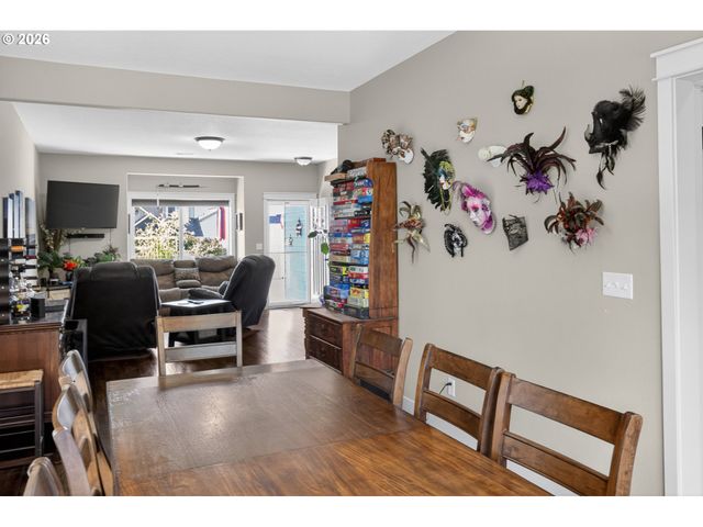 918 E 16TH St, Lafayette, OR 97127