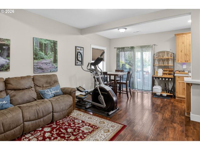 918 E 16TH St, Lafayette, OR 97127