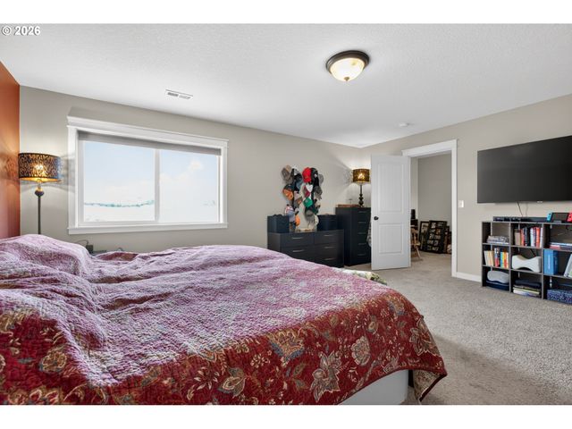 918 E 16TH St, Lafayette, OR 97127