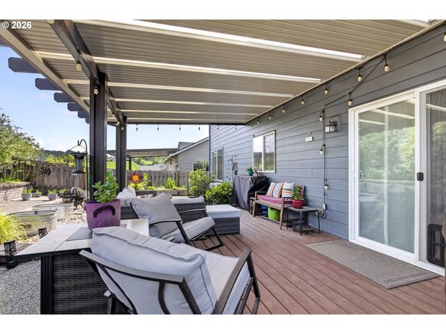918 E 16TH St, Lafayette, OR 97127