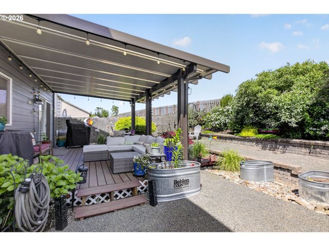 918 E 16TH St, Lafayette, OR 97127