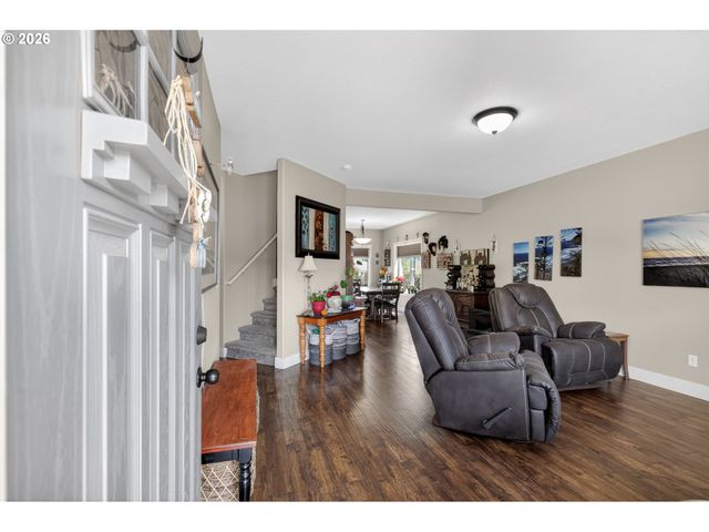 918 E 16TH St, Lafayette, OR 97127