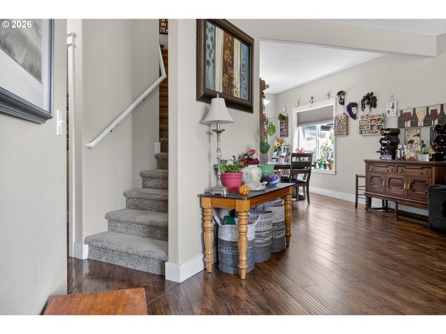 918 E 16TH St, Lafayette, OR 97127