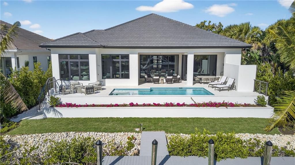 1456 Curlew AVE, Naples, FL 34102