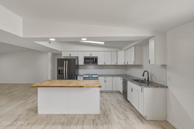 5203 E 18th Street, Tucson, AZ 85711