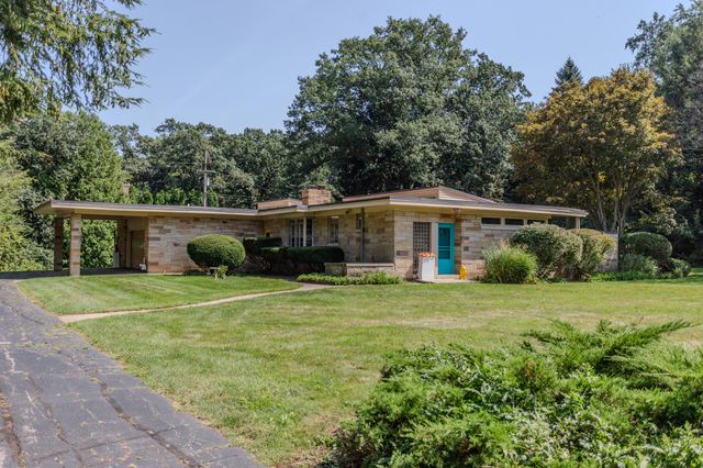 19 Greenacres, La Porte, IN 46350