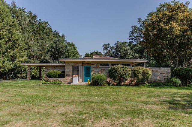 19 Greenacres, La Porte, IN 46350