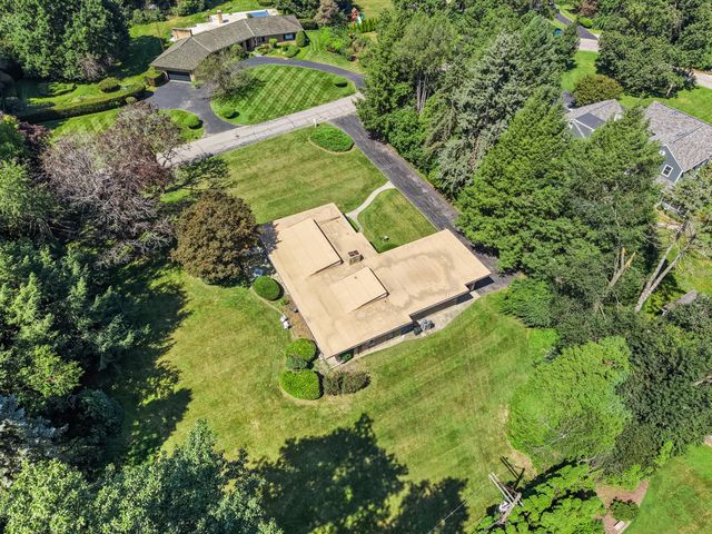 19 Greenacres, La Porte, IN 46350