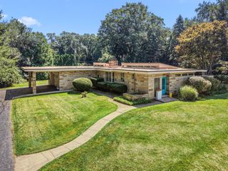 19 Greenacres, La Porte, IN 46350