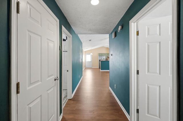 101 Clover Valley Drive, Lexington, KY 40511