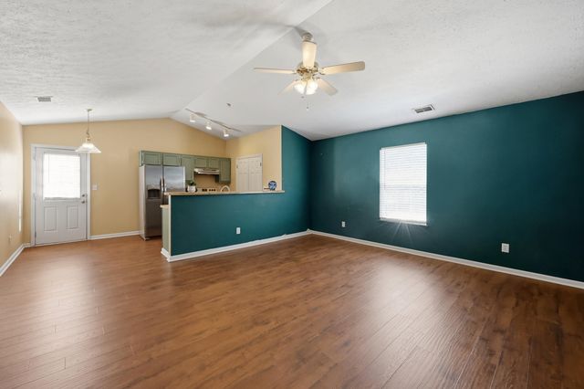 101 Clover Valley Drive, Lexington, KY 40511