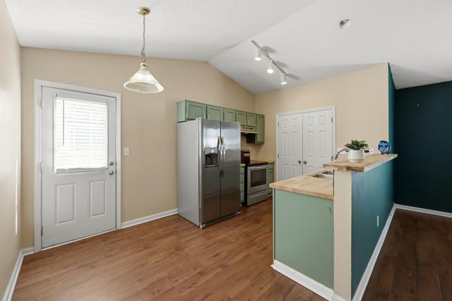101 Clover Valley Drive, Lexington, KY 40511