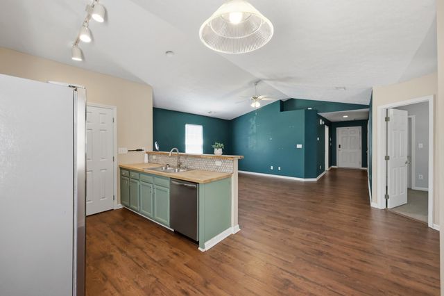 101 Clover Valley Drive, Lexington, KY 40511