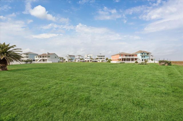 4203 S Sunset Bay Drive, Galveston, TX 77554