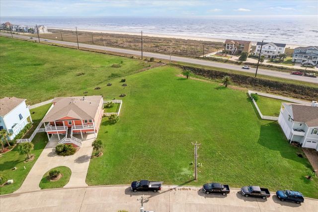 4203 S Sunset Bay Drive, Galveston, TX 77554