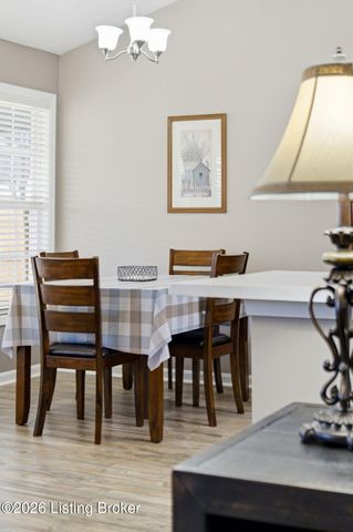 9022 Black Powder Ln, Louisville, KY 40228