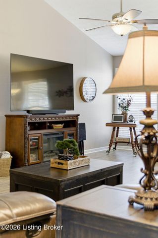 9022 Black Powder Ln, Louisville, KY 40228