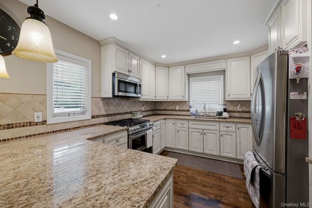 4 Pequot Avenue, Port Washington, NY 11050
